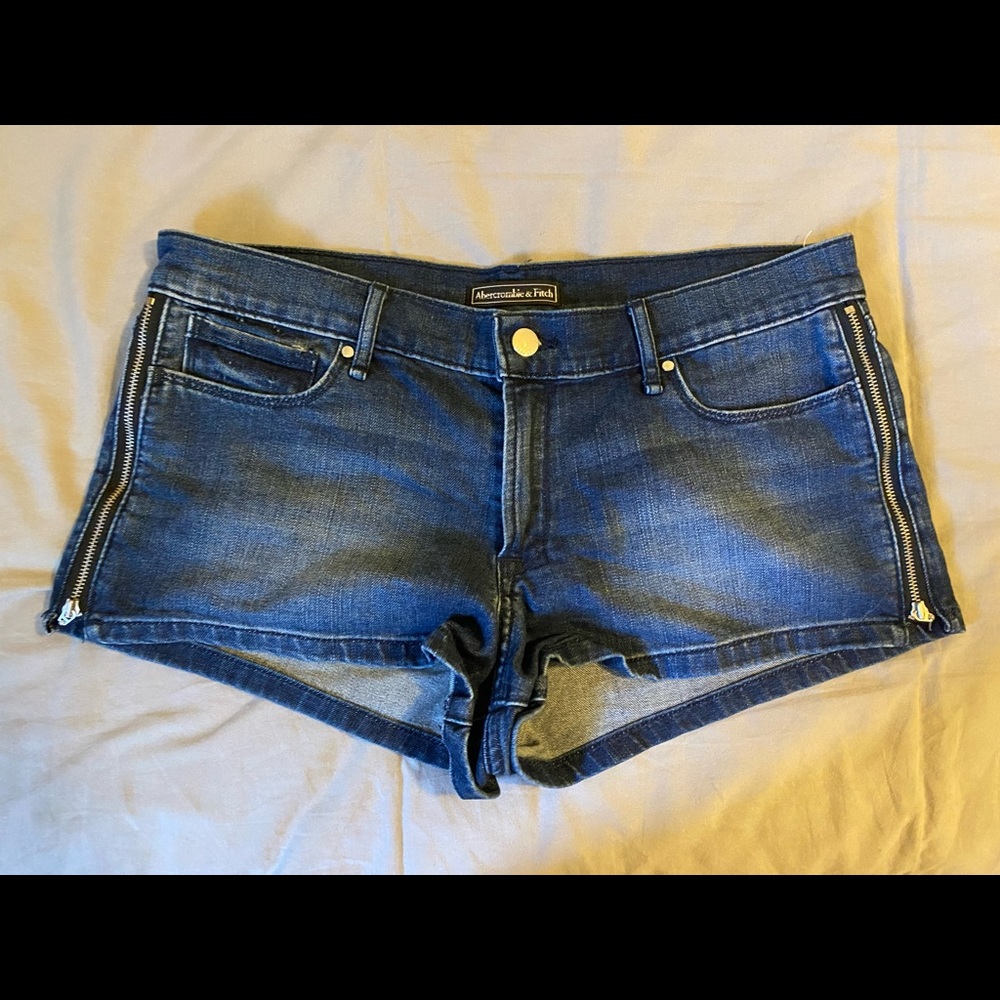 Abercrombie like new worn once has some stretch